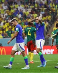 开云体育下载-不进球 怕高空球 边后卫告急 输喀麦隆巴西没脾气