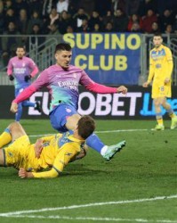 开云体育官方版-【复盘】超级吉鲁+高效约维奇，米兰爱进球也爱刺激！